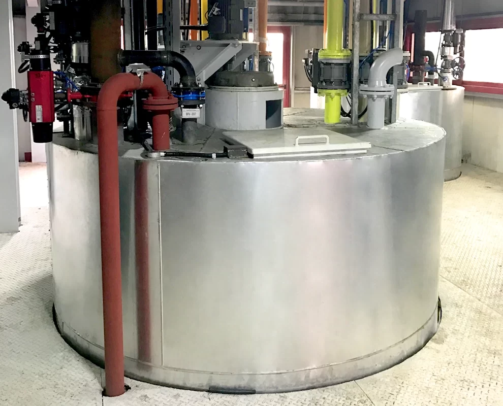 Petrovoll Facility blending tanks